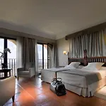 Hotel De 4*